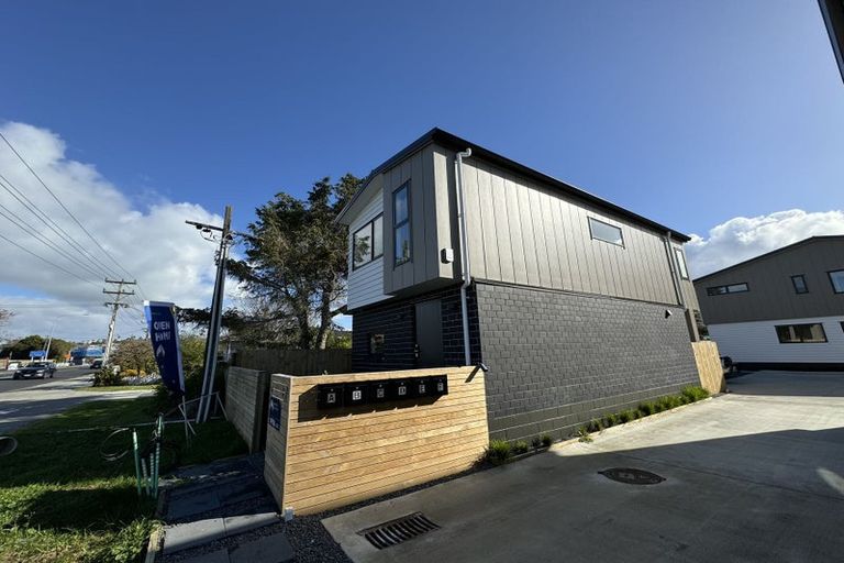 Photo of property in 47b Northcote Road, Hillcrest, Auckland, 0627
