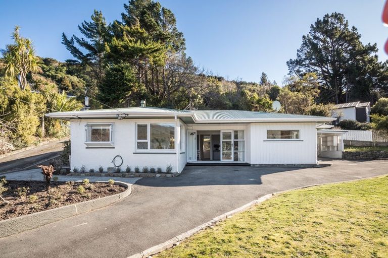 Photo of property in 4 Bledisloe Crescent, Wainuiomata, Lower Hutt, 5014
