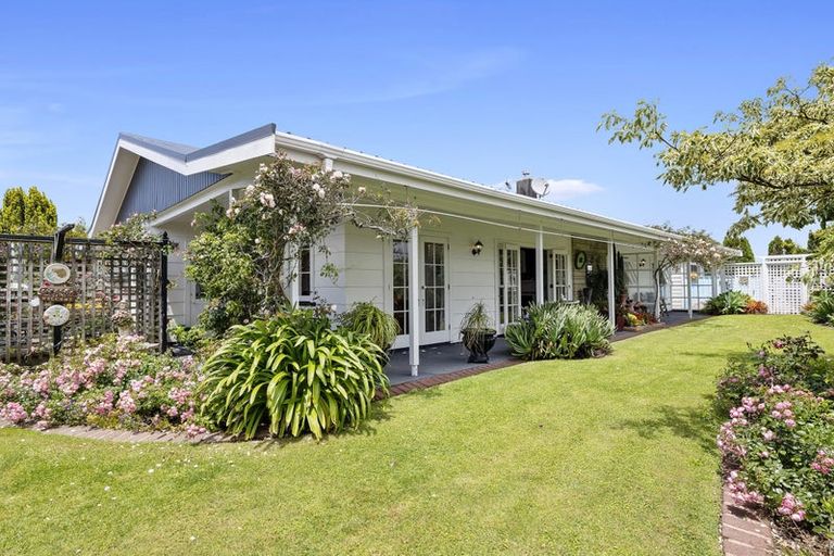 Photo of property in 29 Nevada Drive, Merrilands, New Plymouth, 4312