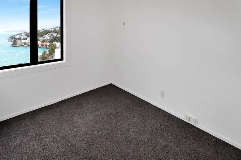 Photo of property in 6/2 Oriental Terrace, Mount Victoria, Wellington, 6011