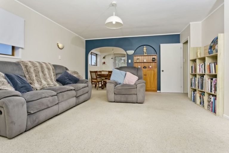 Photo of property in 2/52 Manuka Road, Glenfield, Auckland, 0629