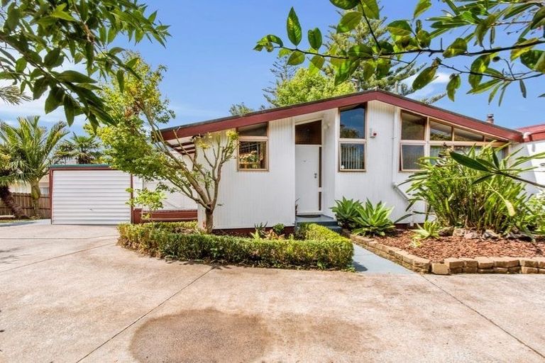 Photo of property in 1/29 Heron Place, Pakuranga Heights, Auckland, 2010