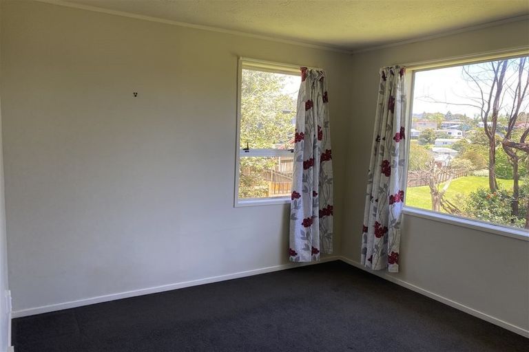 Photo of property in 13 Adam Sunde Place, Glen Eden, Auckland, 0602