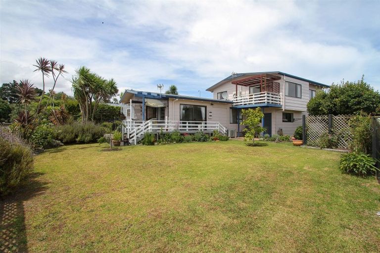 Photo of property in 46 Taihiki Road, Clarks Beach, 2122