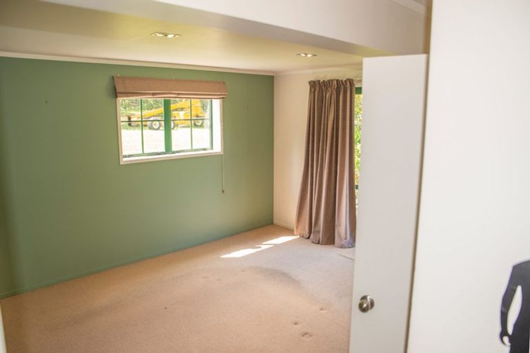 Photo of property in 42 Walker Road West, Aongatete, 3178