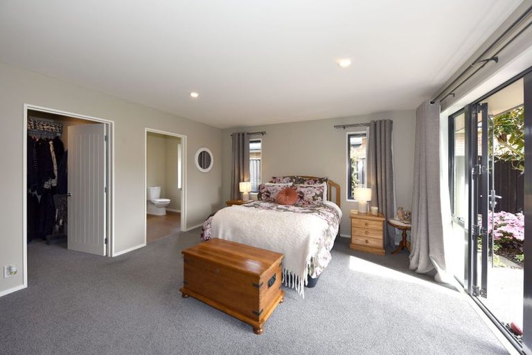 Photo of property in 37 Mcmahon Drive, Aidanfield, Christchurch, 8025