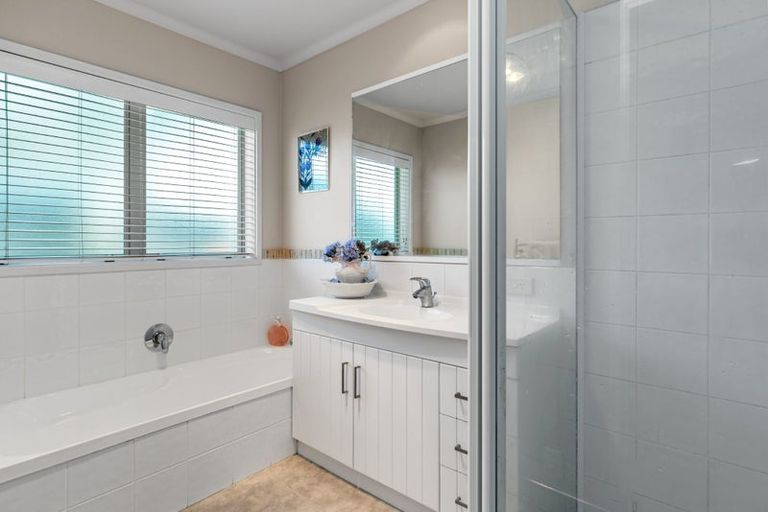 Photo of property in 17 Saint Heliers Place, Papamoa Beach, Papamoa, 3118