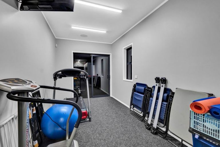 Photo of property in 129 Smart Road, Glen Avon, New Plymouth, 4372