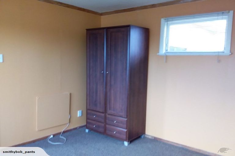 Photo of property in 2 Hobson Place, Takaro, Palmerston North, 4412