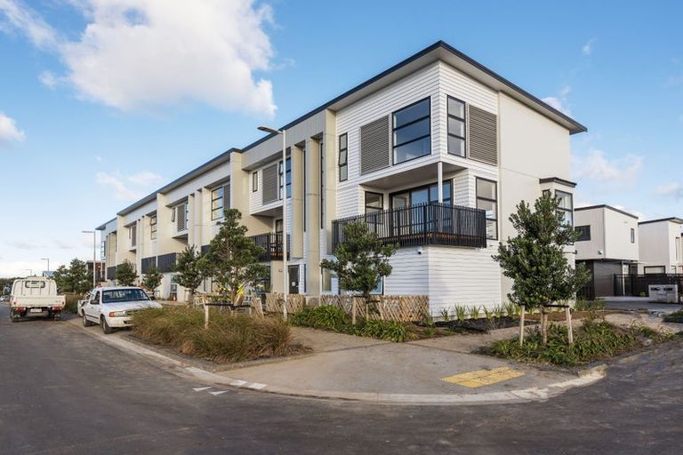 Photo of property in 81 Glidepath Road, Hobsonville, Auckland, 0616