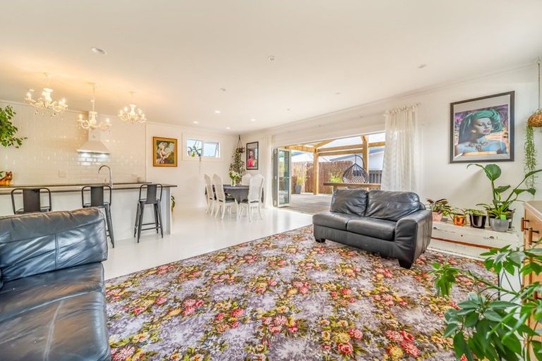 Photo of property in 57 Palmer Crescent, Silverstream, Upper Hutt, 5019