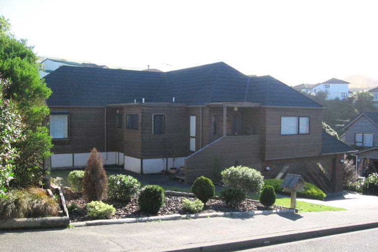 Photo of property in 19 Ellwood Place, Churton Park, Wellington, 6037