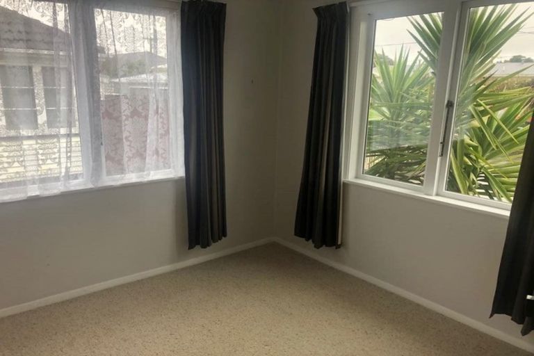 Photo of property in 1/13 Atiawa Crescent, Waiwhetu, Lower Hutt, 5010