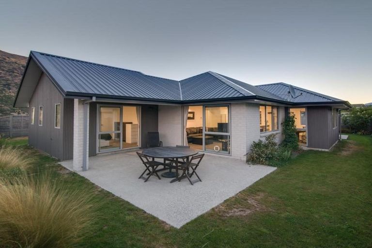 Photo of property in 4 Shipton Court, Lower Shotover, Queenstown, 9304
