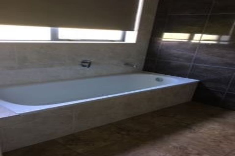 Photo of property in 131 Foster Road, Kumeu, 0891