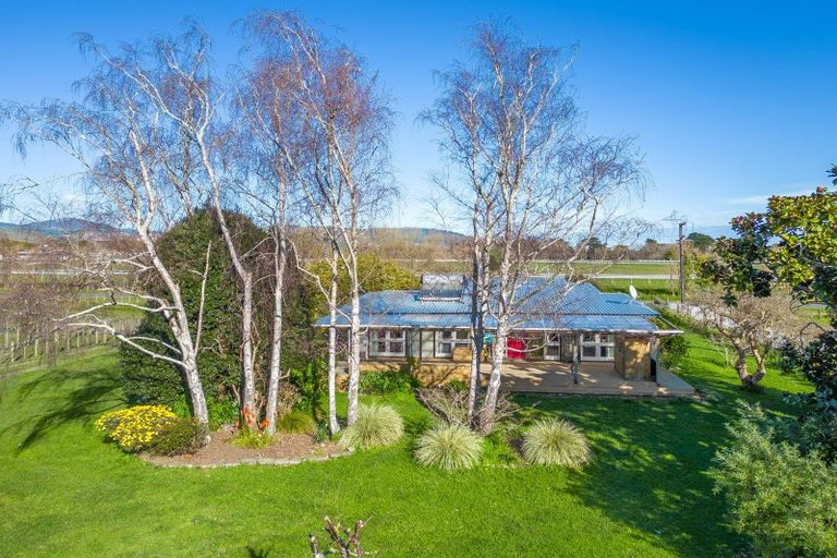 Photo of property in 92 Rahui Road, Otaki, 5512