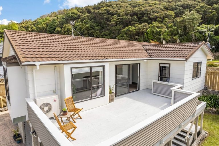 Photo of property in 56 Albatross Close, Whitby, Porirua, 5024