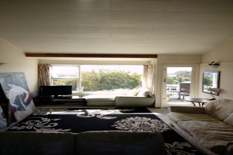 Photo of property in 2/26 Mellons Bay Road, Howick, Auckland, 2014