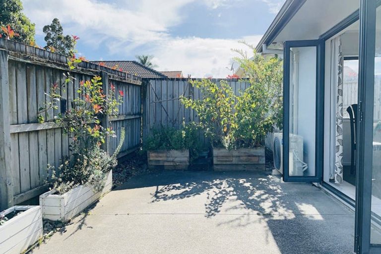 Photo of property in 16 Cathcart Close, Pukekohe, 2120