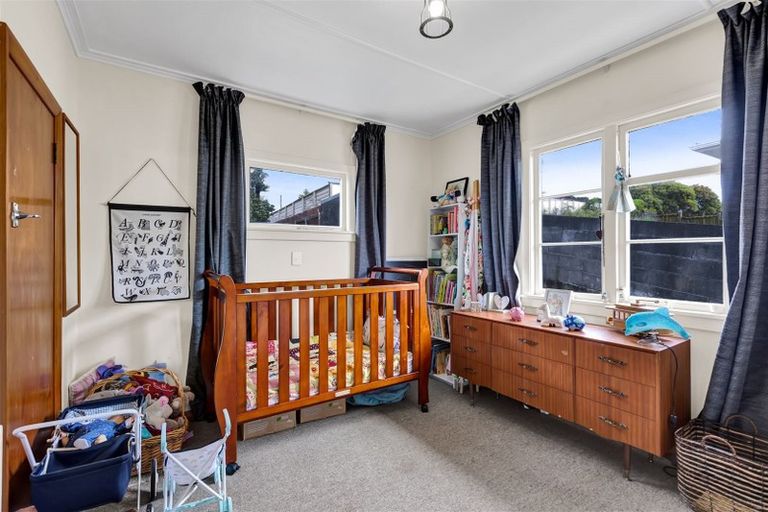 Photo of property in 6 Pembroke Street, Westown, New Plymouth, 4310