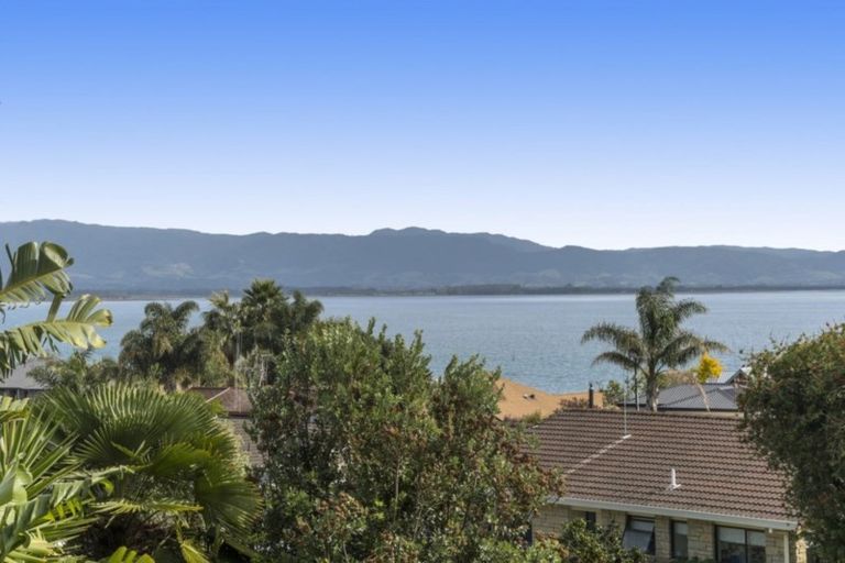 Photo of property in 2 Ruamoana Place, Omokoroa, 3114