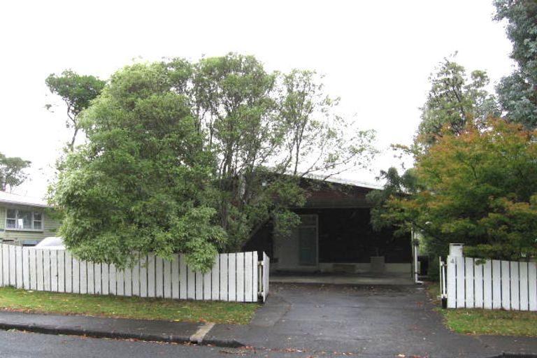 Photo of property in 4 Tracey Terrace, Te Atatu South, Auckland, 0602