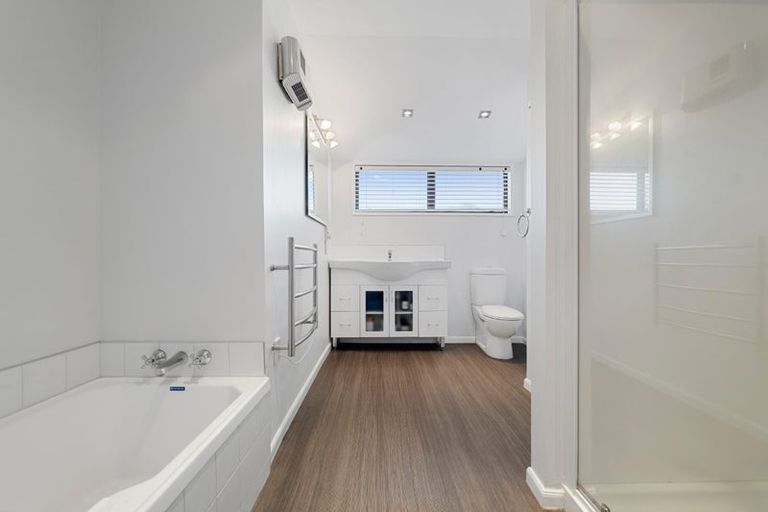 Photo of property in 11 Kedleston Drive, Avonhead, Christchurch, 8042