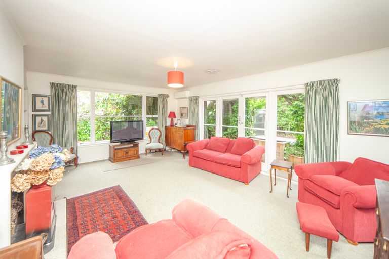 Photo of property in 5 Burrows Place, Ilam, Christchurch, 8041