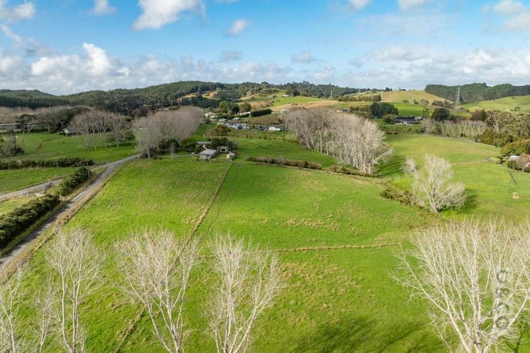 Photo of property in 836 Old North Road, Waimauku, 0882