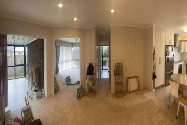 Photo of property in 6 Headcorn Place, Botany Downs, Auckland, 2010