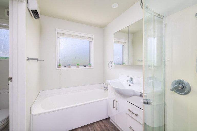 Photo of property in 2/272 Centaurus Road, Hillsborough, Christchurch, 8022