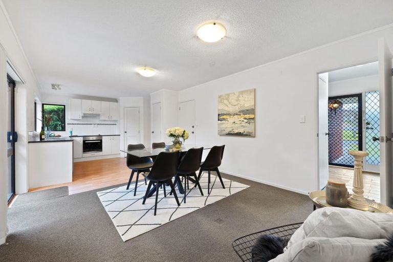 Photo of property in 31 Cromdale Avenue, Highland Park, Auckland, 2010