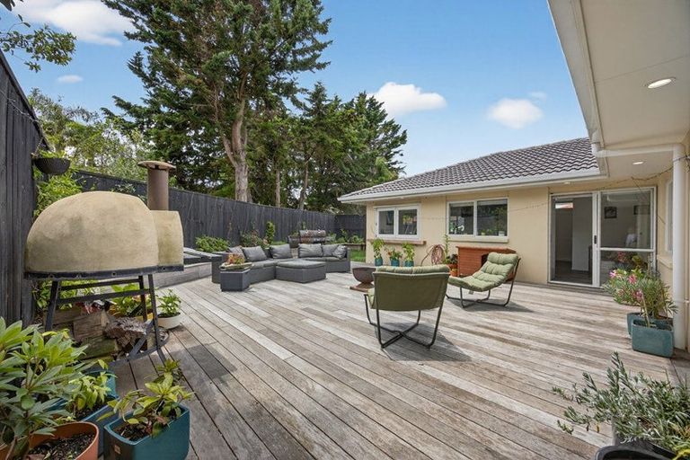 Photo of property in 6d Clearwater Cove, West Harbour, Auckland, 0618