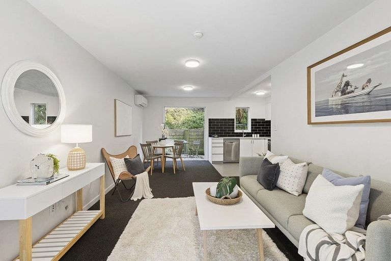 Photo of property in 7/74 Derwent Street, Island Bay, Wellington, 6023