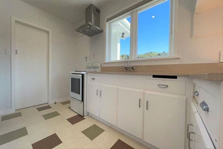 Photo of property in 76 Hampden Street, Picton, 7220