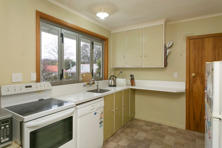 Photo of property in 2/8 Parata Street, Two Mile Bay, Taupo, 3330