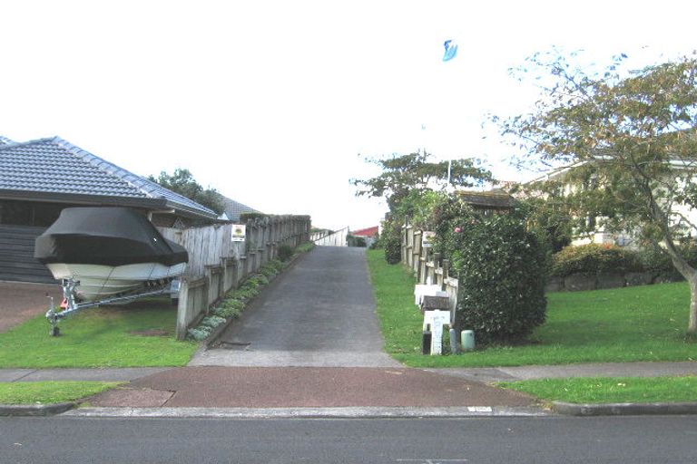 Photo of property in 2/42 Simmental Crescent, Somerville, Auckland, 2014