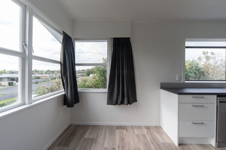 Photo of property in 22 Poaka Avenue, Dinsdale, Hamilton, 3204