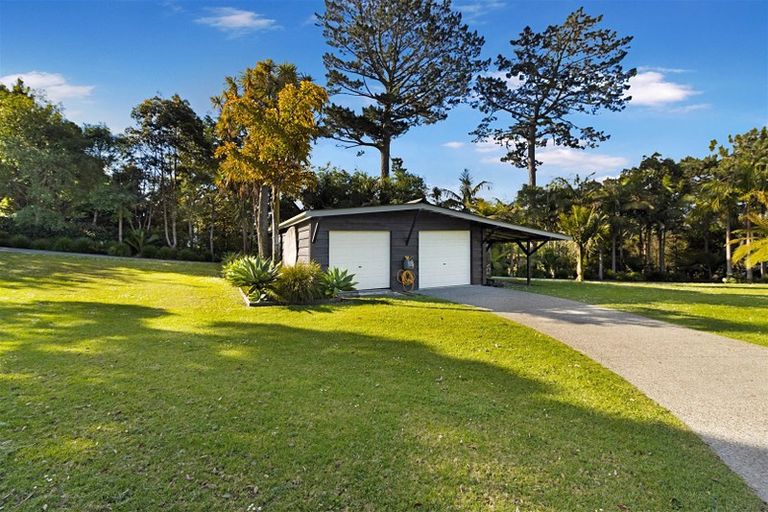 Photo of property in 37 Paremoremo Road, Lucas Heights, Auckland, 0632