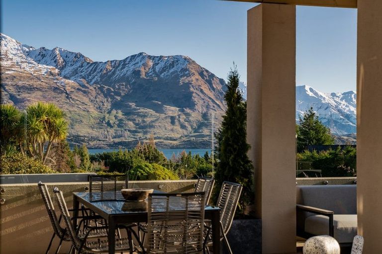 Photo of property in 8b Minaret Ridge, Wanaka, 9305