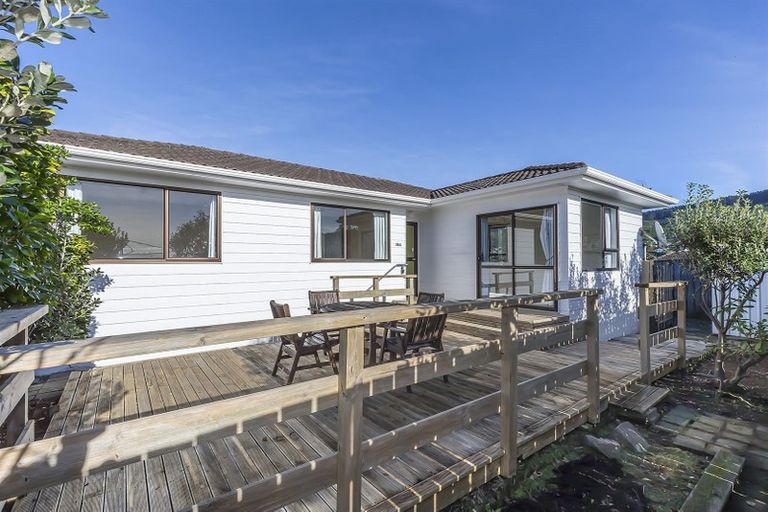 Photo of property in 29a Cecil Road, Tawa, Wellington, 5028