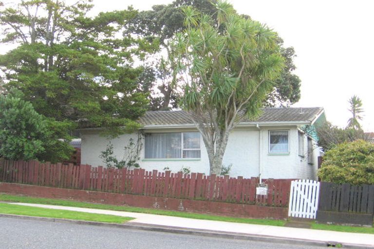 Photo of property in 2/35 Eastern Beach Road, Bucklands Beach, Auckland, 2012
