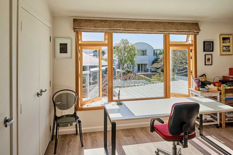 Photo of property in 96 Muritai Road, Eastbourne, Lower Hutt, 5013