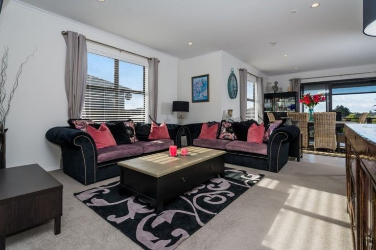 Photo of property in 88 Mackay Drive, Greenhithe, Auckland, 0632