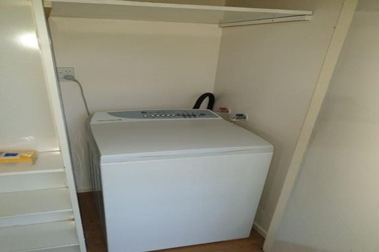 Photo of property in 1/133 Shakespeare Road, Milford, Auckland, 0620