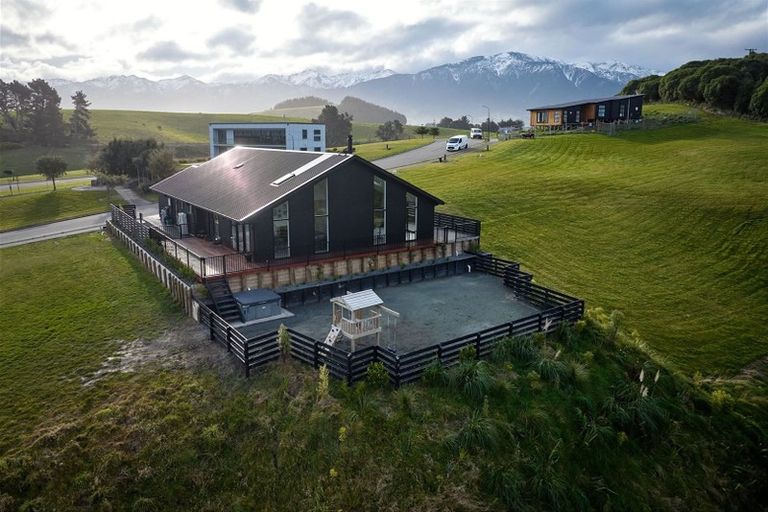 Photo of property in 21 Knowles Crescent, Kaikoura Flat, Kaikoura, 7371