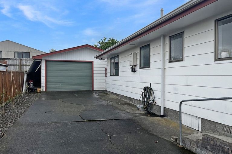 Photo of property in 39 Rhodes Drive, Kelvin Grove, Palmerston North, 4414