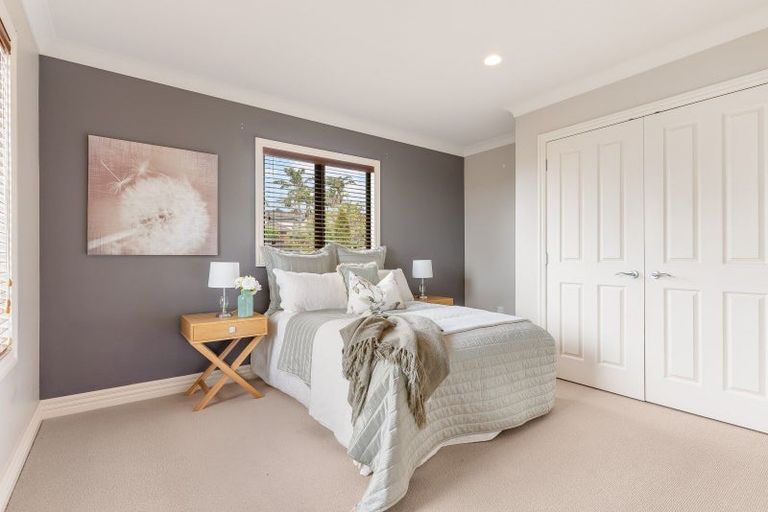 Photo of property in 11 Dunvegan Rise, East Tamaki Heights, Auckland, 2016