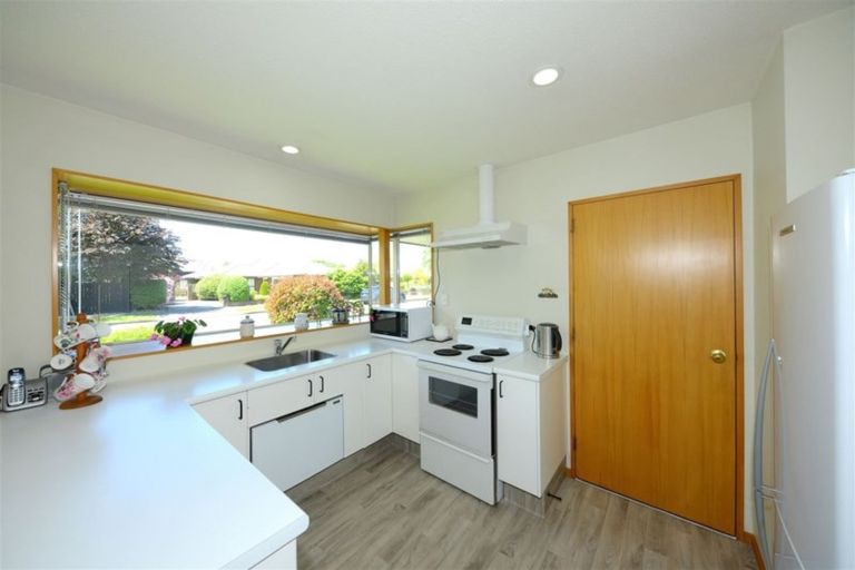Photo of property in 1/43 Kedleston Drive, Avonhead, Christchurch, 8042