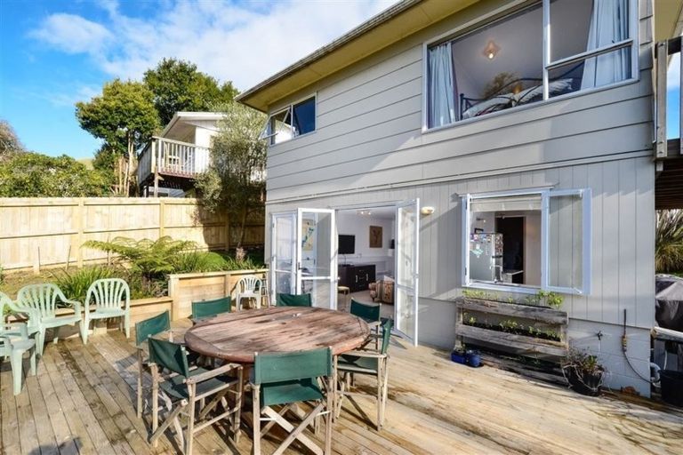 Photo of property in 2/11 Kahika Road, Birkdale, Auckland, 0626